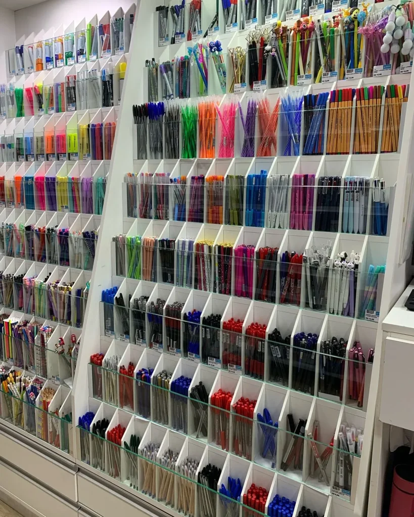 استند محصولات فروشگاهی