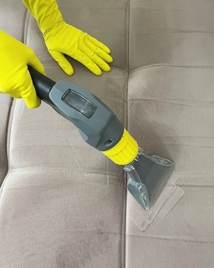 چرا تمیز کردن پارچه مبل مهم است؟ 33 بهترین شوینده برای پارچه مبل