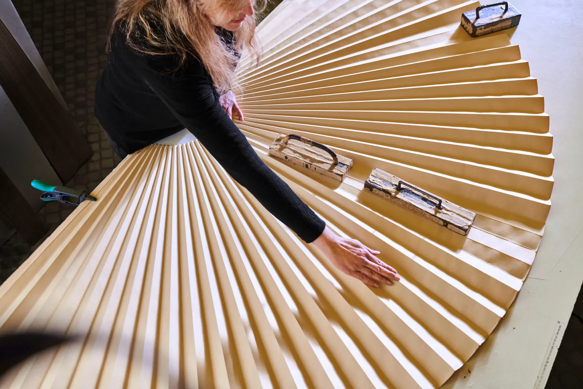 پلیسه پارچه چگونه انجام میشود؟ (آموزش پلیسه زدن پارچه ) 31 روش های پلیسه دادن پارچه